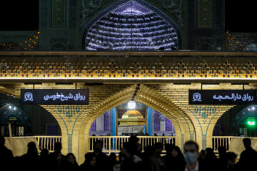 Iraníes festejan el aniversario del nacimiento de Ali Ibn Abi Talib (P) en el mausoleo del Imam Reza (P)