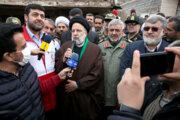 El presidente iraní visita las zonas afectadas por terremoto en Joy

