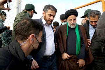 El presidente iraní visita las zonas afectadas por terremoto en Joy
