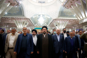 Parlamentarios iraníes renuevan su lealtad a los ideales del Imam Jomeini
