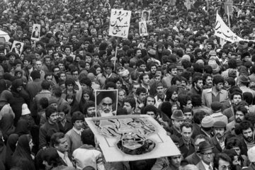 روز شمار انقلاب؛ پلاکاردهای مردمی
