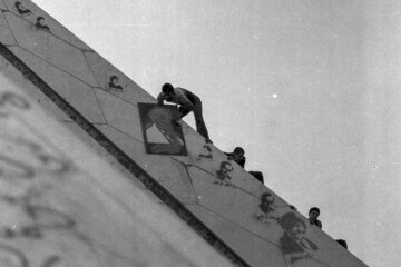 روز شمار انقلاب؛ پلاکاردهای مردمی