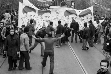 روز شمار انقلاب؛ پلاکاردهای مردمی