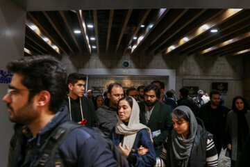 اکران های چهارمین روز جشنواره چهل و یکم فیلم فجر (یکشنبه ۱۶ بهمن) در پردیس سینما گالری ملت به نمایش فیلم های «بعد از رفتن» به کارگردانی «رضا نجاتی» و «کت چرمی» به کارگردانی «حسین میرزامحمدی» اختصاص دارد