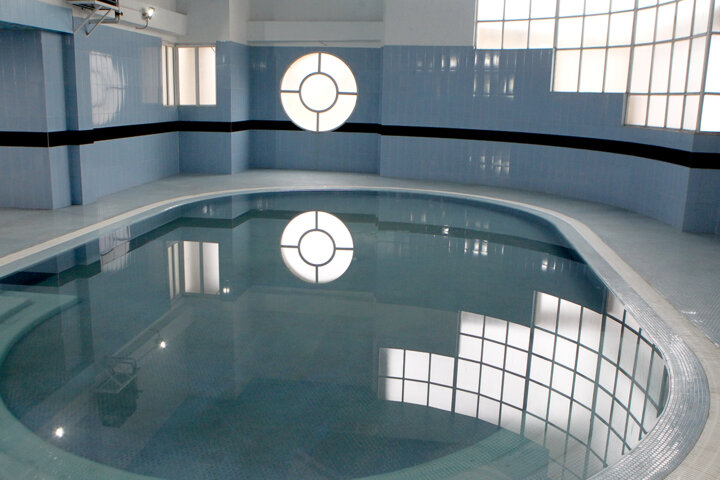 ۱۰ نفر در استخر یکی از هتل‌های آستارا مسموم شدند