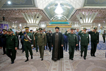 Les commandants et les responsables militaires ont renouvelé leur allégeance aux idéaux du défunt fondateur de la République islamique