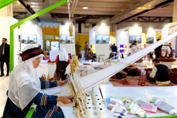 برگزاری ۱۳ کارگاه آموزشی در جشنواره صنایع‌دستی فجر