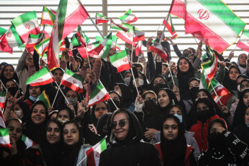 جشن دختران انقلاب جشن دختران انقلاب