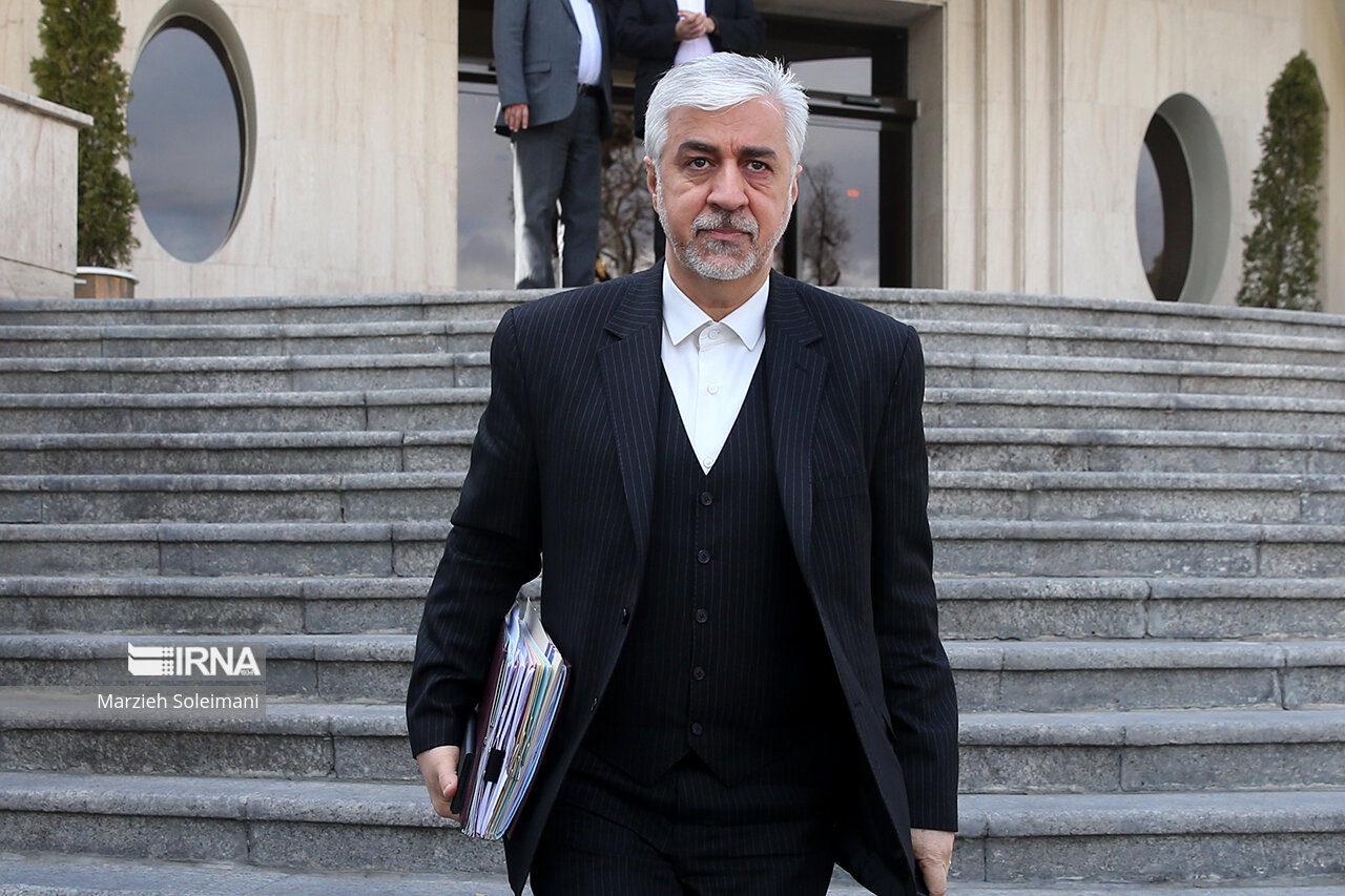 وزير الرياضة الايراني يُنقل الى المستشفى بعد تحطم مروحية كانت تقله في كرمان 