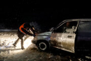 امدادرسانی به ۶۰ دستگاه خودرو گرفتار در برف گردنه «مایین‌بلاغ» محور شاهین‌دژ - تکاب