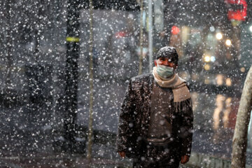 La nieve cubre de blanco Teherán