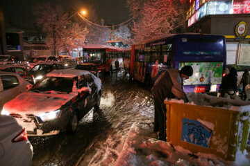 سرسره بازی در خیابان های تهران