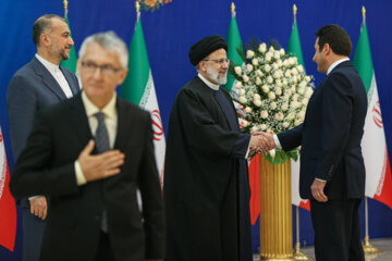 Cérémonies marquant le 44e anniversaire de la victoire de la Révolution islamique, en présence des ambassadeurs accrédités en Iran
