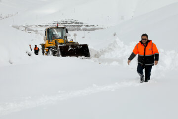 راه ارتباطی ۴۳۰ روستا در استان اردبیل مسدود است