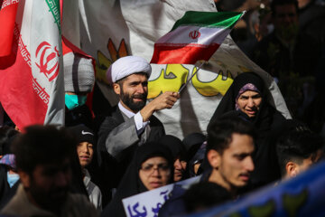 Les Iraniens célèbrent le 44e anniversaire de la révolution islamique