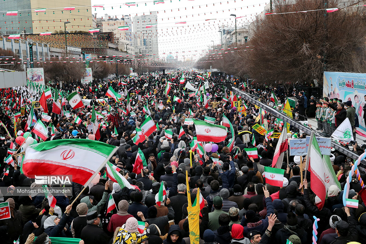 المیادین:ایرانیان با راهپیمایی‌ گسترده سالروز پیروزی انقلاب اسلامی را جشن گرفتند