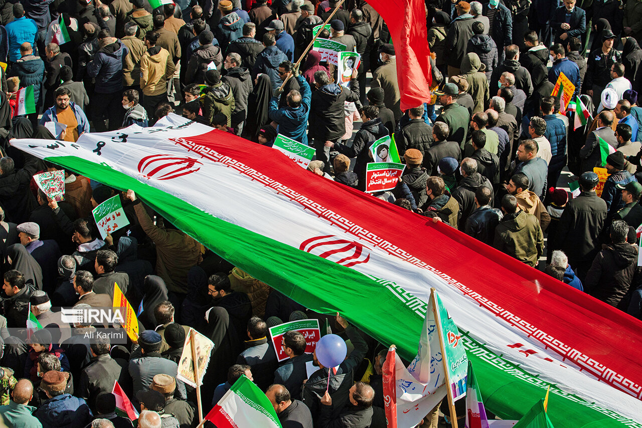 فیلم | راهپیمایی ۲۲ بهمن چهل و پنجمین سالگرد پیروزی انقلاب اسلامی در ساوه