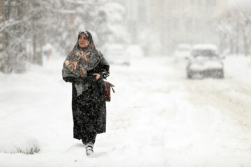 Iran : de fortes chutes de neige à Hamadan à l’ouest dimanche (12 février 2023)