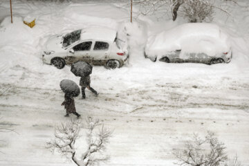 Iran : de fortes chutes de neige à Hamadan à l’ouest dimanche (12 février 2023)