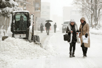 Iran : de fortes chutes de neige à Hamadan à l’ouest dimanche (12 février 2023)