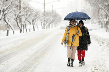 Iran : de fortes chutes de neige à Hamadan à l’ouest dimanche (12 février 2023)