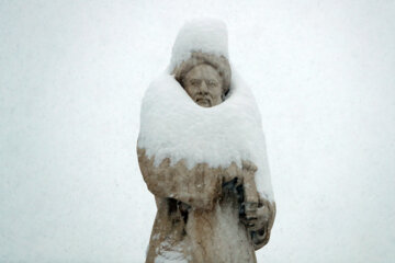 Iran : de fortes chutes de neige à Hamadan à l’ouest dimanche (12 février 2023)