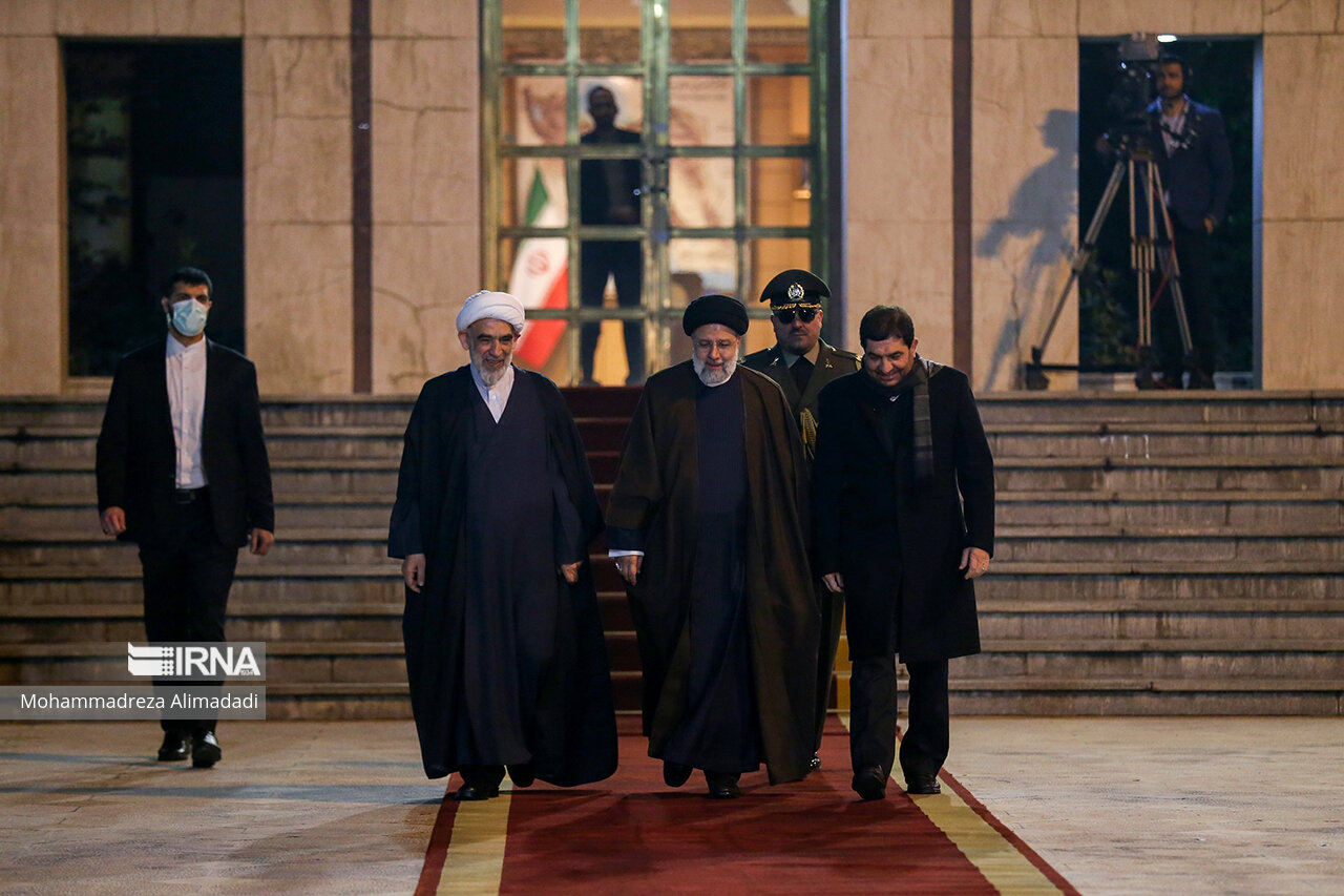 رئيسي يعلن عن توقيع 20 مذكرة تفاهم مع الصين خلال زيارته الحالية الى بكين رئيسي يعلن عن توقيع 20 مذكرة تفاهم مع الصين خلال زيارته الحالية الى بكين