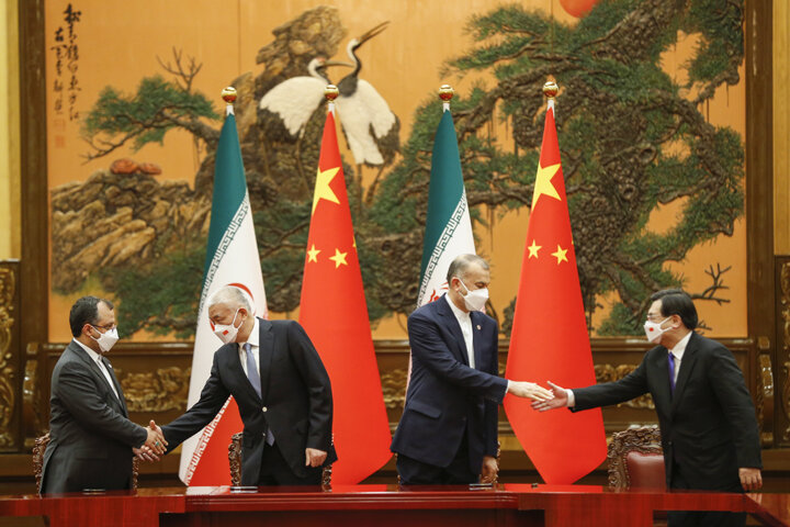 همبستگی و حمایت؛ فصل مشترک نگاه رسانههای فرانسه به سفر آیتالله رئیسی