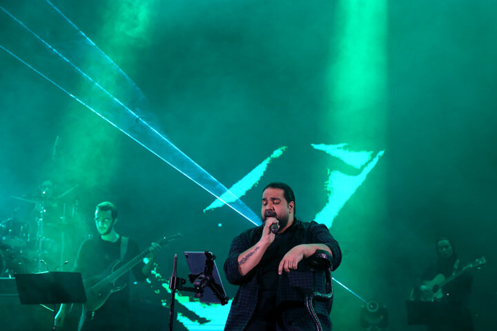 صدای سومین لبخند رضا صادقی به خوی رسید صدای سومین لبخند رضا صادقی به خوی رسید