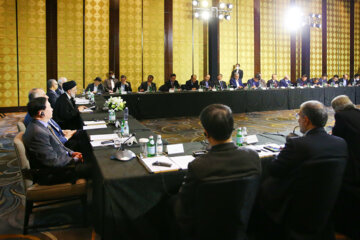 La reunión del presidente iraní con un grupo de académicos y élites de China
