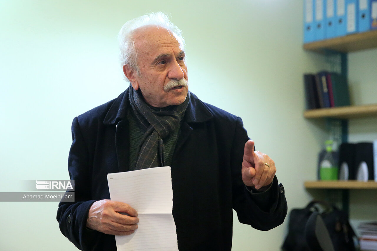ایرج راد: هنرمندان فرهنگ زندگی و آثار ایرانی را روی صحنه بیاورند +فیلم