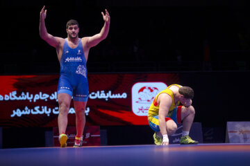 Téhéran accueille la Coupe du monde des clubs de lutte libre