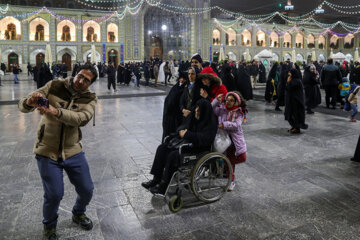 حرم رضوی در شب مبعث