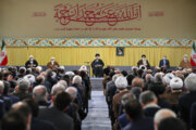 Treffen von Beamten des Landes und Botschaftern islamischer Länder mit Ayatollah Khamenei