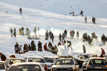 Plaisir de la neige en famille, près de Téhéran 