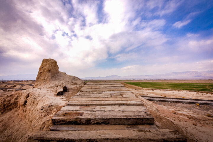 جابه‌جایی ریل راه آهن از دل تپه‌حصار دامغان، اولین گام برای ثبت جهانی