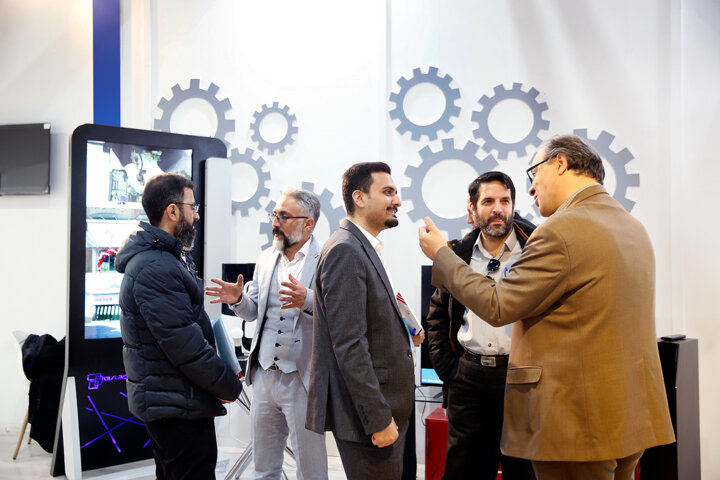 نمایشگاه دستاوردهای سازمان اقتصادی کوثر، فرصتی برای حضور فعالانه استعدادها