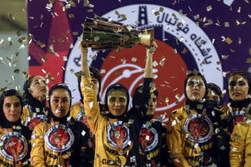 لیگ فوتبال زنان؛ خاتون بم نهمین جام را به خانه برد