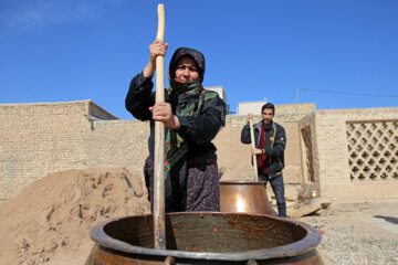 مراسم سنتی سمنو پزان شهر درق