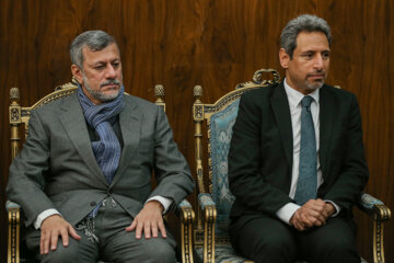 Rencontre entre le premier vice-président iranien et le Ministre de l'énergie et des minéraux d'Oman