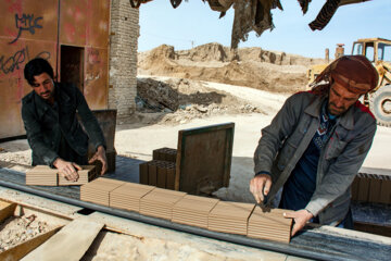 Fabrication traditionnelle de briques en Iran