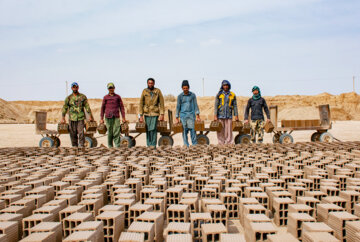 Fabrication traditionnelle de briques en Iran