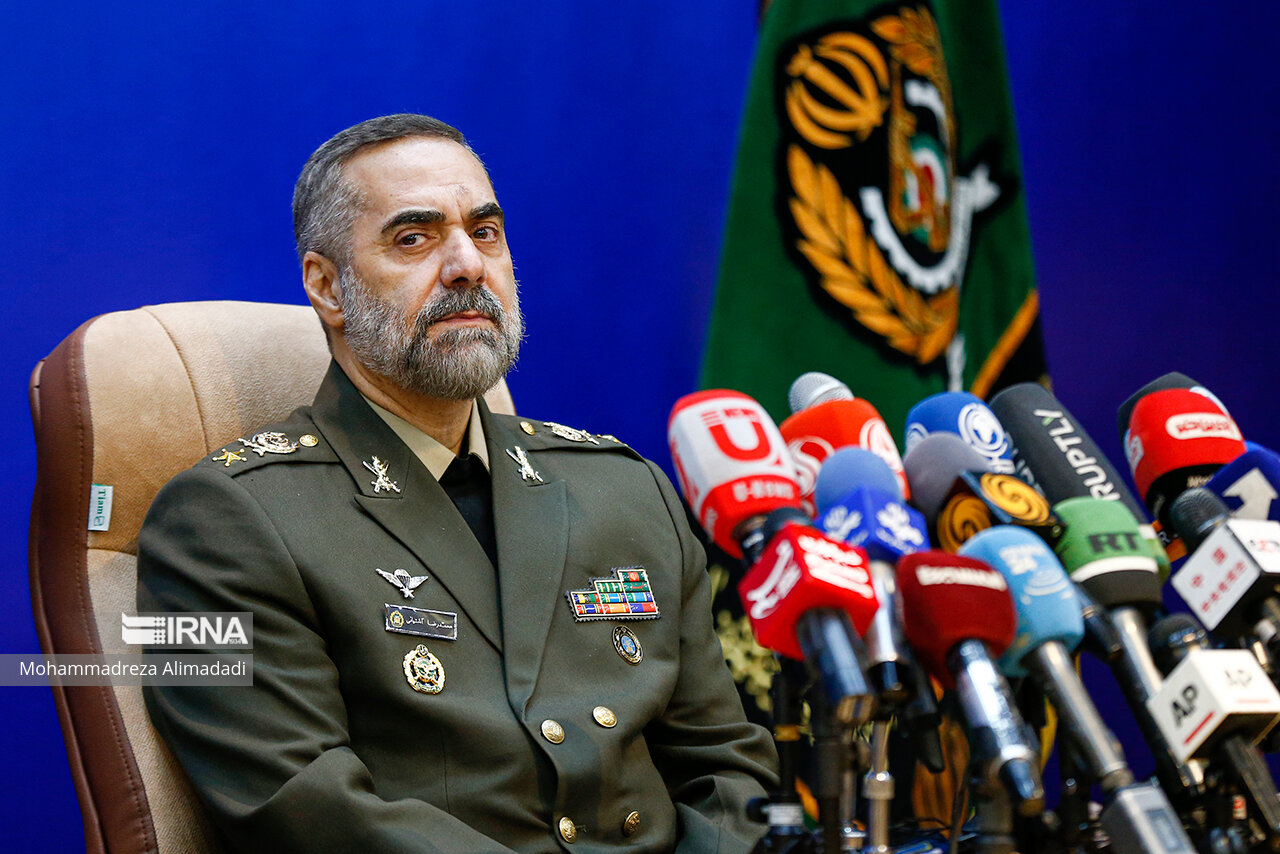 Минобороны Ирана сообщил о продолжении представления военной техники
