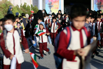 ۲۱۰ هزار دانش‌آموز در جنوب شرق تهران از فردا فعالیت حضوری خود را آغاز می‌کنند