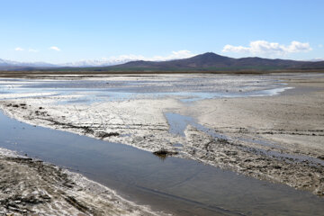 El agua corre en las venas del lago de Urmia 