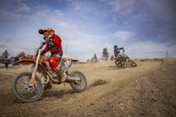 A l'occasion de la commémoration de la Journée des Martyrs et de la commémoration des 253 sportifs martyrs de la province centrale de Semnan, les compétitions de motocross aux multiples facettes se sont déroulées le vendredi matin (9 mars 2023) sur la piste de motocross de Semnan au centre iranien. 