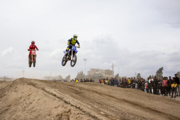 A l'occasion de la commémoration de la Journée des Martyrs et de la commémoration des 253 sportifs martyrs de la province centrale de Semnan, les compétitions de motocross aux multiples facettes se sont déroulées le vendredi matin (9 mars 2023) sur la piste de motocross de Semnan au centre iranien. 