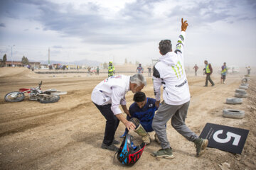 A l'occasion de la commémoration de la Journée des Martyrs et de la commémoration des 253 sportifs martyrs de la province centrale de Semnan, les compétitions de motocross aux multiples facettes se sont déroulées le vendredi matin (9 mars 2023) sur la piste de motocross de Semnan au centre iranien. 