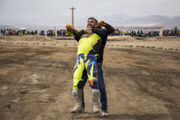 A l'occasion de la commémoration de la Journée des Martyrs et de la commémoration des 253 sportifs martyrs de la province centrale de Semnan, les compétitions de motocross aux multiples facettes se sont déroulées le vendredi matin (9 mars 2023) sur la piste de motocross de Semnan au centre iranien. 