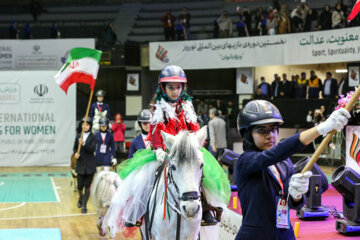 La cérémonie d'ouverture du premier tour des Jeux internationaux de Norouz s'est tenue ce vendredi soir (10 mars 2023) en présence du premier vice-président iranien Mohammad Mokhber et de la vice-présidente pour les Affaires des Femmes et de la Famille, Ensieh Khaz’ali dans la salle de basket-ball du complexe sportif Azadi de Téhéran. 